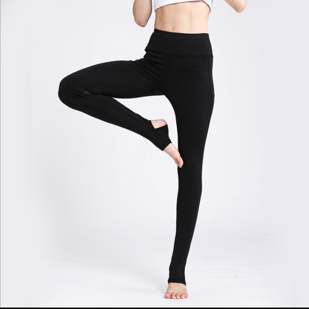 Black leggings with heel slit